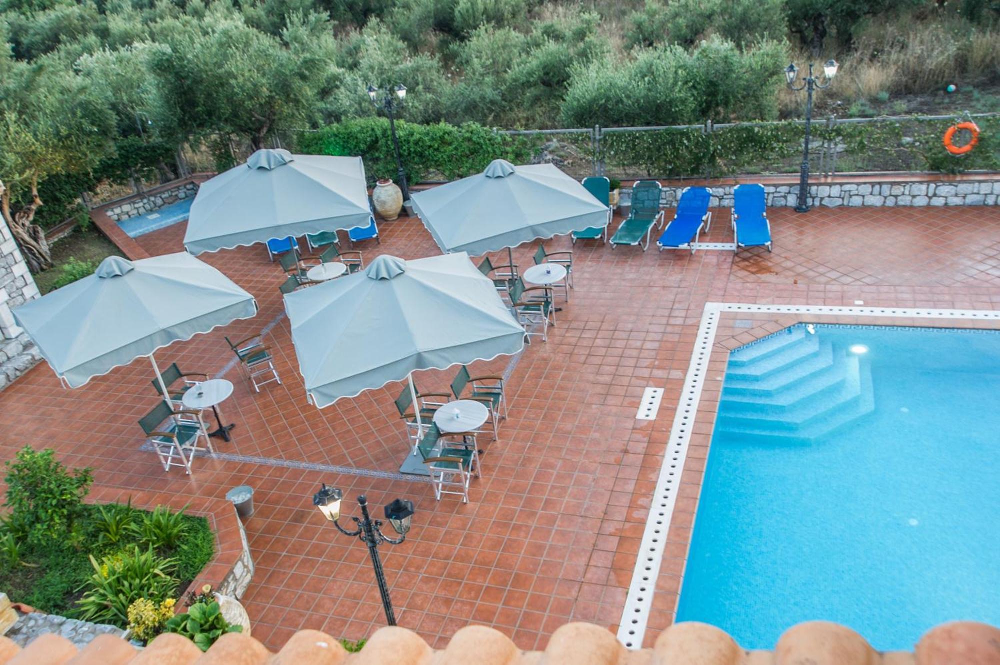 Amalia Apartments Ступа Екстериор снимка